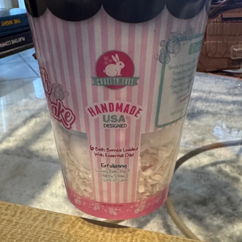 Fizzy Bath Shake - Cotton Candy 6 Bath Bombs Pink & Blue with Loofa
